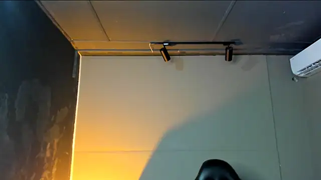 Snapshot of nicolvibes_212 chatting on 27, 11, 2025 nicolvibes 212 online show from 27, 11, 2025