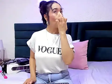 VictoriaRouge  online show from 5, 6, 2026