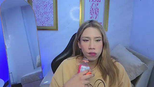 Evy Luxx v online show from 8, 4, 2026