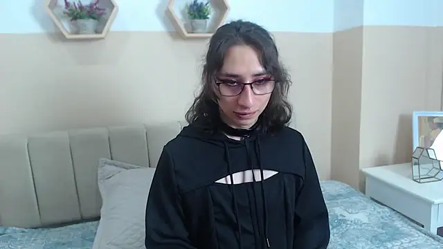 Charlothe 7 online show from 18, 4, 2026