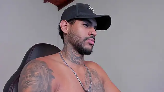 LuigiVitale 1 online show from 15, 12, 2025