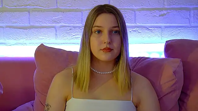 TinnaBurton online show from 3, 5, 2026