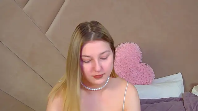 TinnaBurton online show from 8, 6, 2026