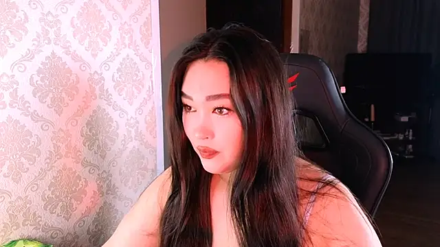 Snapshot of Emma_Uilson chatting on 14, 12, 2025 Emma Uilson online show from 14, 12, 2025