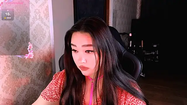 Snapshot of Emma_Uilson chatting on 17, 12, 2025 Emma Uilson online show from 17, 12, 2025