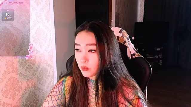 Snapshot of Emma_Uilson chatting on 19, 12, 2025 Emma Uilson online show from 19, 12, 2025