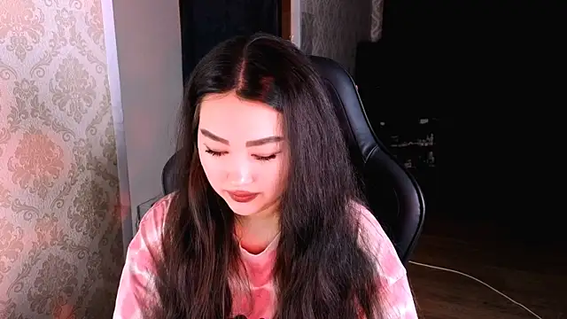 Snapshot of Emma_Uilson chatting on 2, 3, 2026 Emma Uilson online show from 2, 3, 2026