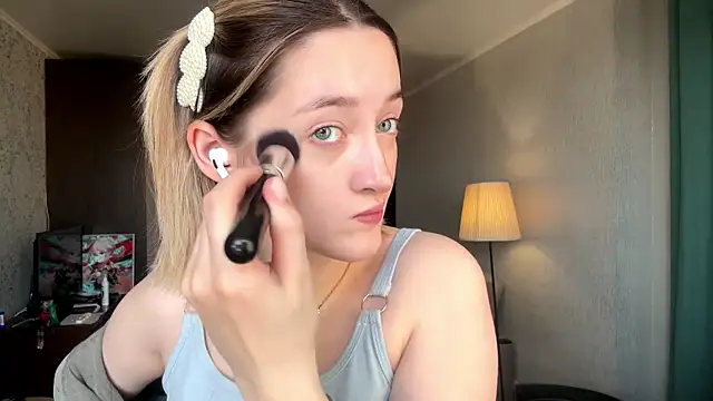 Snapshot of Emily_lyy chatting on 25, 11, 2025 Emily lyy online show from 25, 11, 2025