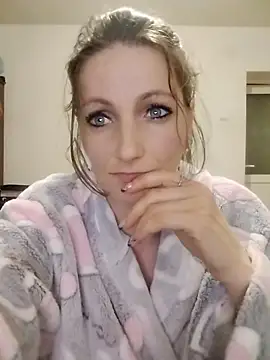 CrazyMaya39 online show from 18, 4, 2026