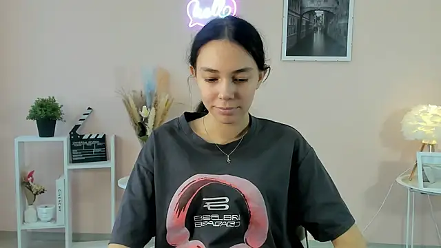 MildredCajigas online show from 23, 11, 2025