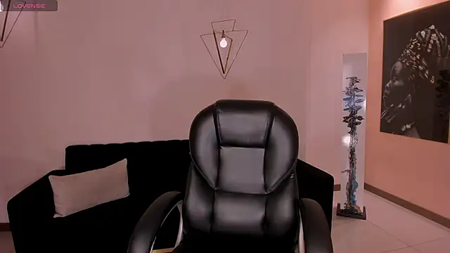 HaileyRoss  online show from 11, 6, 2026