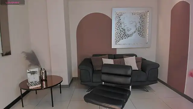 Snapshot of ZaraKafruni chatting on 14, 5, 2026 ZaraKafruni online show from 14, 5, 2026