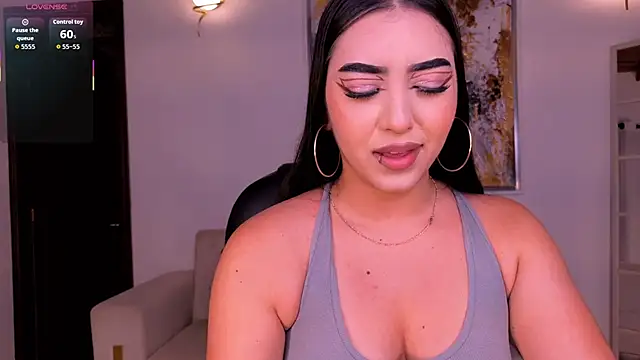 Snapshot of SophieLanne chatting on 8, 6, 2026 SophieLanne online show from 8, 6, 2026