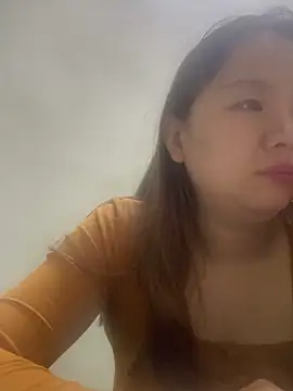 yiyi0316 online show from 11, 5, 2026