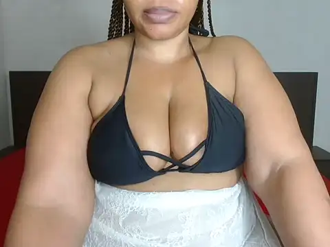 Roundasssquiterxx online show from 26, 11, 2025