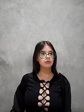 Snapshot of ruivinhahothot chatting on 13, 5, 2026 ruivinhahothot online show from 13, 5, 2026