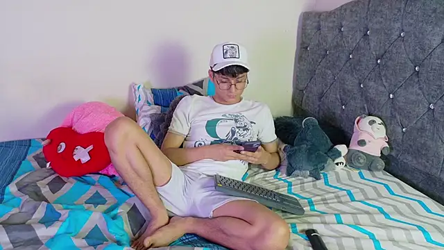 Snapshot of andrew_dann chatting on 6, 3, 2026 andrew dann online show from 6, 3, 2026