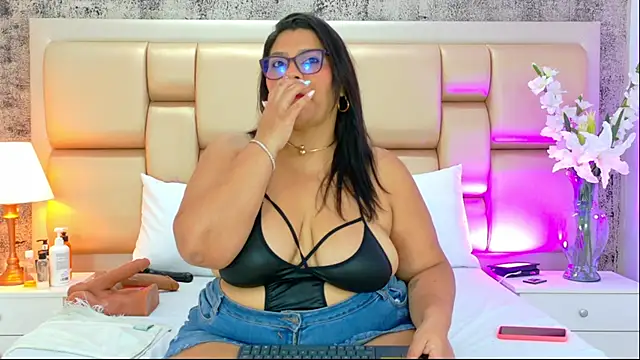 SelennaCooper online show from 8, 1, 2026