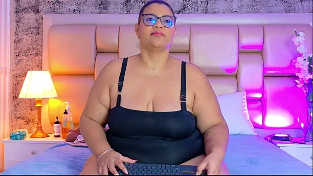 SelennaCooper online show from 19, 4, 2026