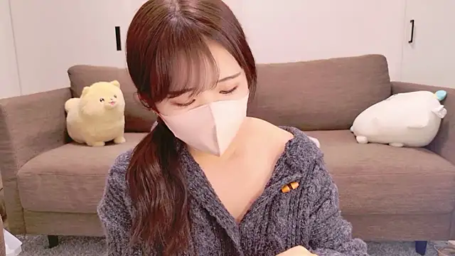 Nemu chan  online show from 27, 4, 2026