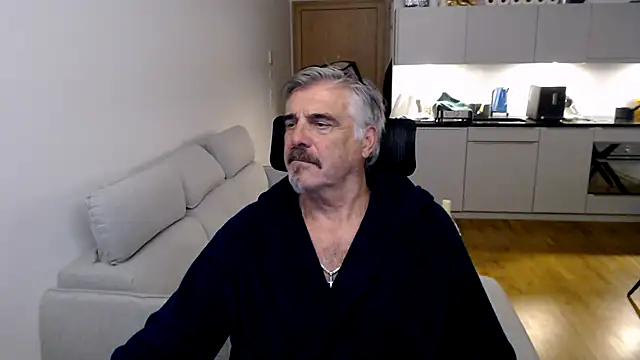 Buidapest online show from 15, 12, 2025