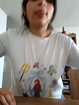 Emyii  online show from 22, 7, 2026