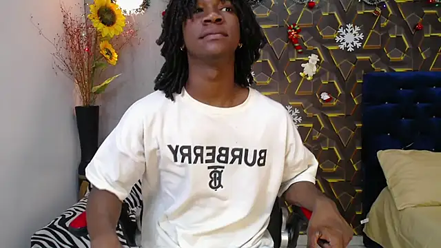 Snapshot of negga_cum chatting on 21, 11, 2025 negga cum online show from 21, 11, 2025