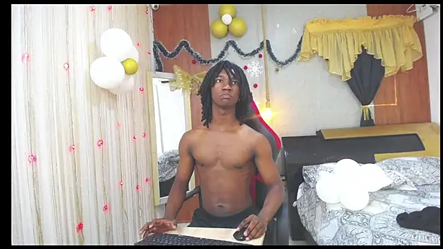 Snapshot of negga_cum chatting on 14, 12, 2025 negga cum online show from 14, 12, 2025