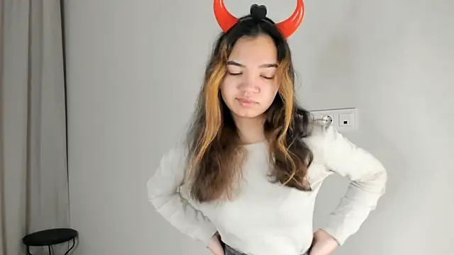 CoreenLuebbers online show from 26, 11, 2025