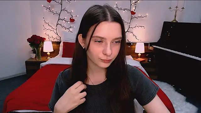 charming berry online show from 19, 11, 2025