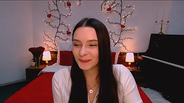 charming berry online show from 28, 11, 2025