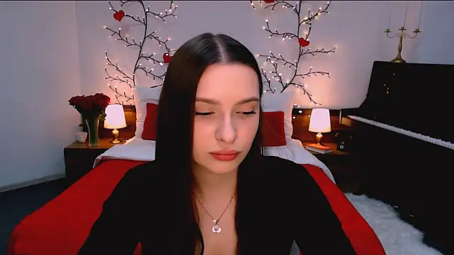 charming berry online show from 1, 12, 2025