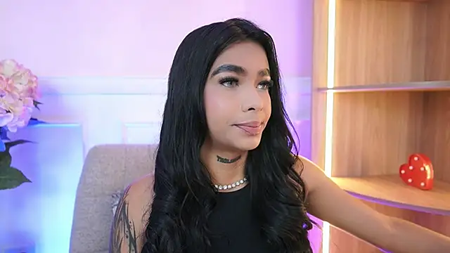 MeganLowell online show from 20, 4, 2026