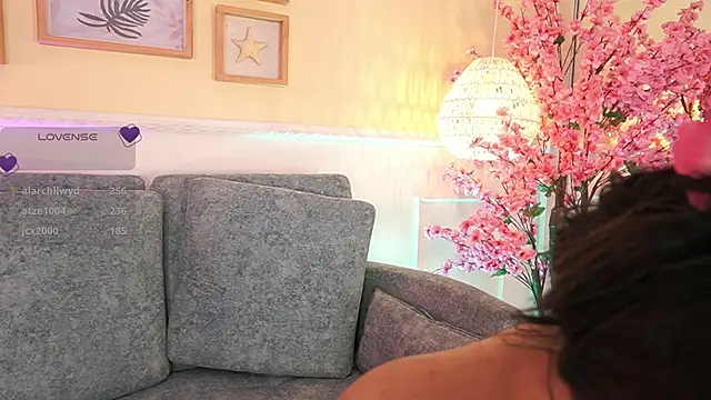 MeganLowell online show from 22, 4, 2026