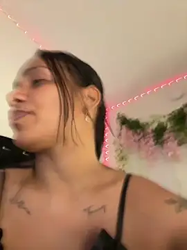 ArielleMillerr- online show from 9, 4, 2026