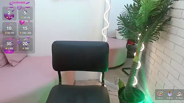 Snapshot of Ellaa_tay chatting on 22, 11, 2025 Ellaa tay online show from 22, 11, 2025