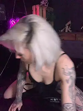 Shy-Ivy online show from 21, 4, 2026