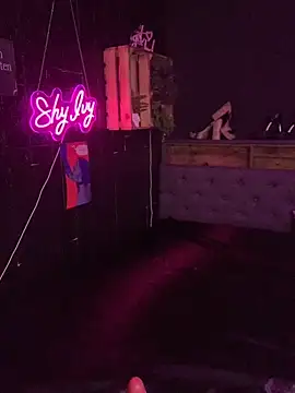 Shy-Ivy online show from 22, 4, 2026