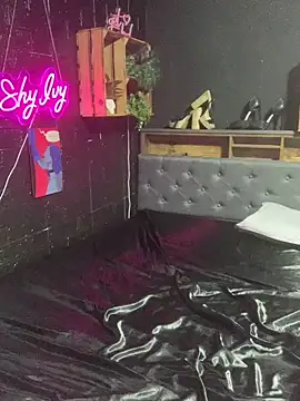 Shy-Ivy online show from 25, 4, 2026