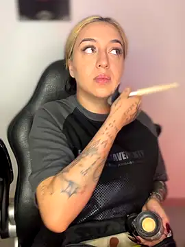 Snapshot of VeloraVyxen_ chatting on 30, 11, 2025 VeloraVyxen online show from 30, 11, 2025