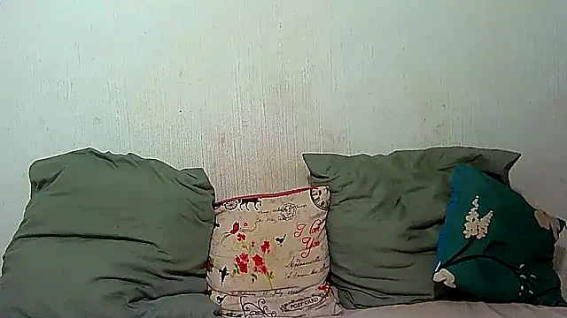 BrunetteNaomi8 online show from 21, 4, 2026