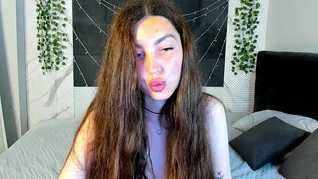 LiraRevery online show from 12, 6, 2026