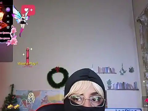 Snapshot of LaReineCleo chatting on 2, 12, 2025 LaReineCleo online show from 2, 12, 2025