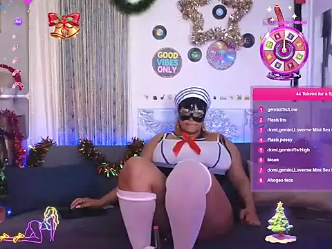 Snapshot of LaReineCleo chatting on 20, 12, 2025 LaReineCleo online show from 20, 12, 2025