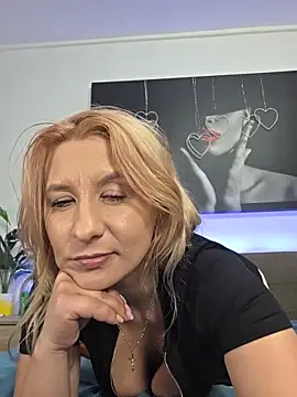 Snapshot of KaylinJan chatting on 5, 6, 2026 KaylinJan online show from 5, 6, 2026