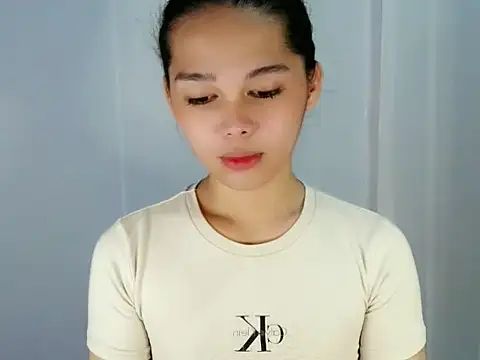 sluttyLeila online show from 1, 2, 2026