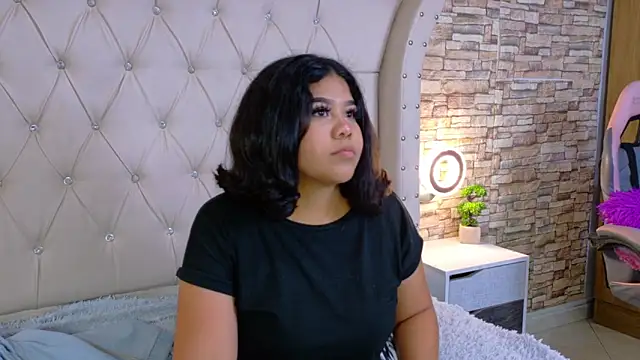 Amanda Mooree online show from 28, 4, 2026