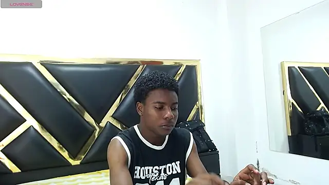 NoahJhonson69 online show from 24, 4, 2026