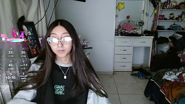 Snapshot of Nanylux chatting on 21, 12, 2025 Nanylux online show from 21, 12, 2025