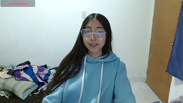 Snapshot of Nanylux chatting on 23, 4, 2026 Nanylux online show from 23, 4, 2026